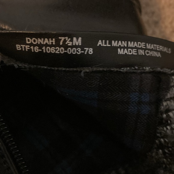 Boots: Black Lace Up with block heel - Picture 3 of 3